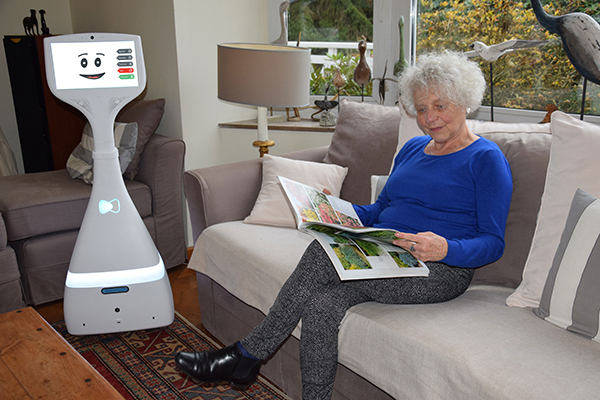 Domirob : des robots de téléprésence sociale au domicile des seniors